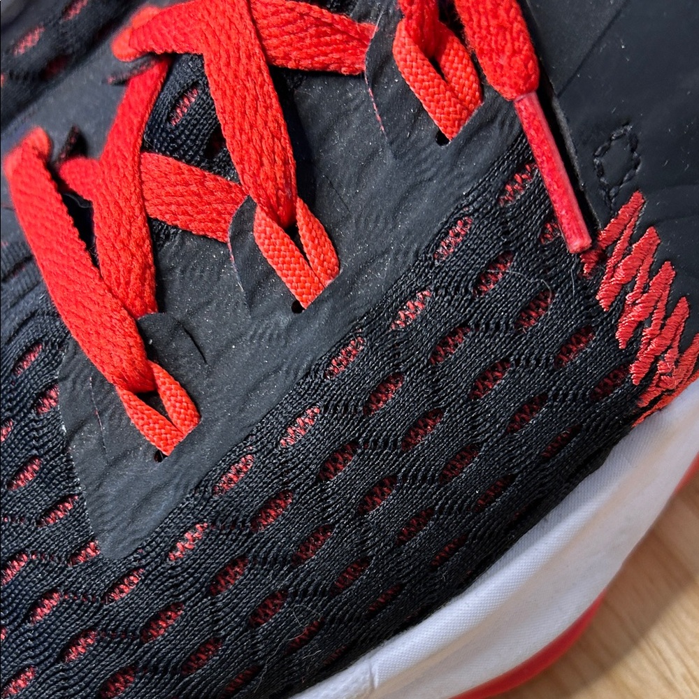 Nike LeBron Witness 5 Basketball Black and Red Sneakers - Picture 11 of 12